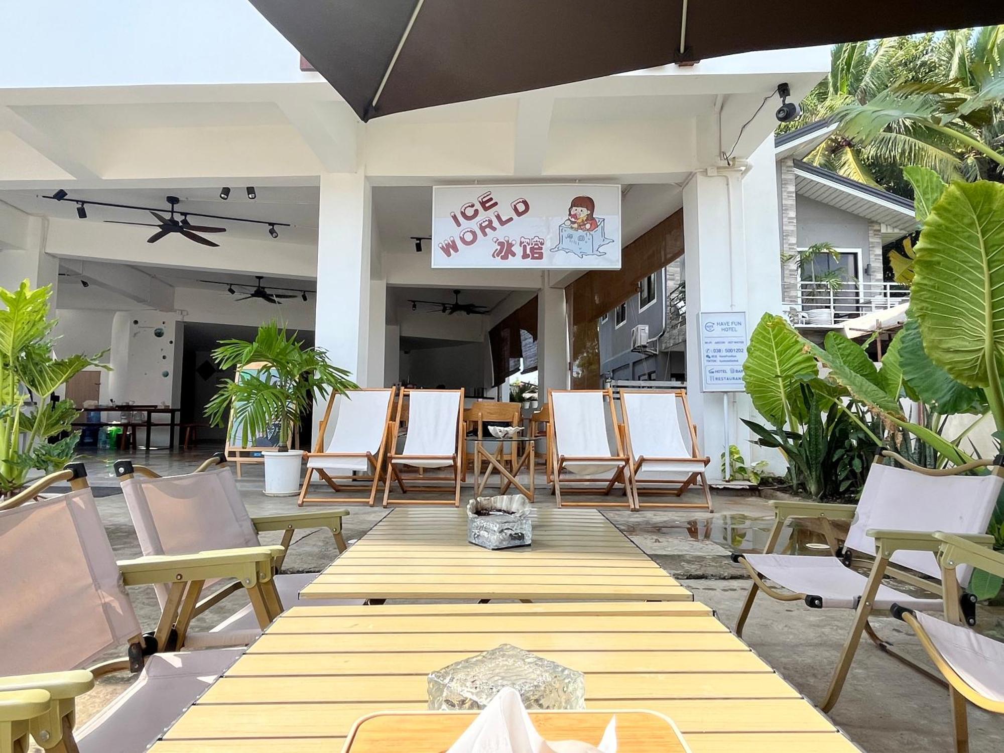 Fun Hotel Panglao Exterior foto