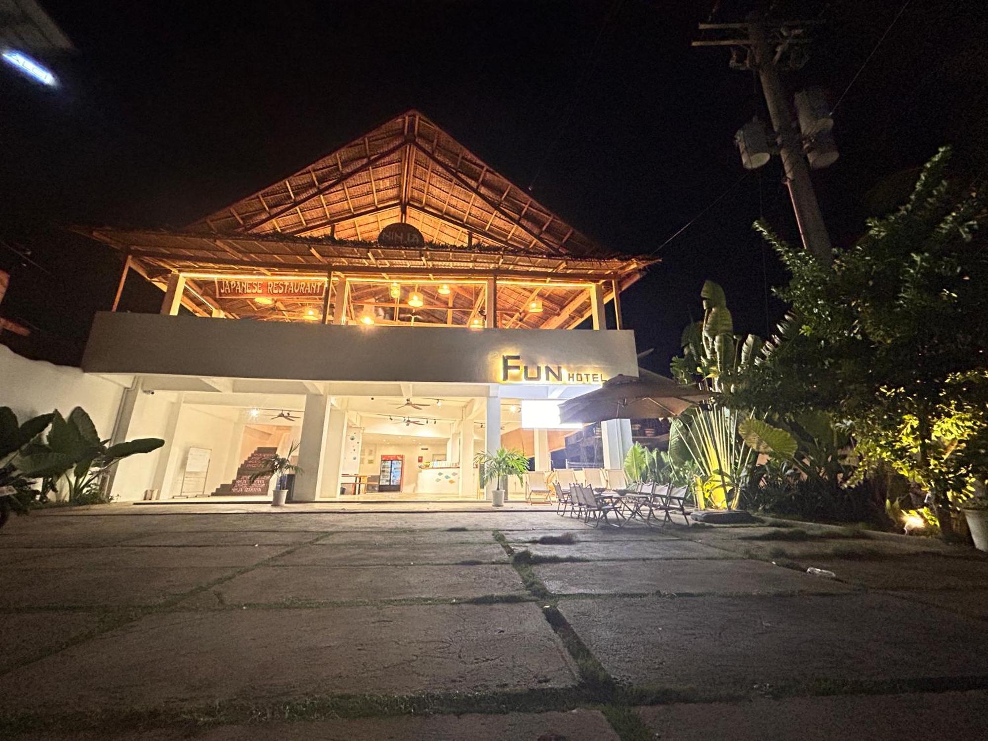 Fun Hotel Panglao Exterior foto
